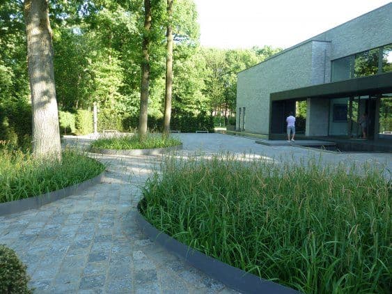 Terras en villatuin in Brasschaat